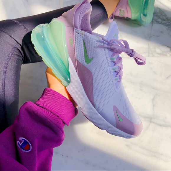 Nike Shoes - Air max 270